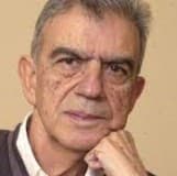 Μένης Κουμανταρέας